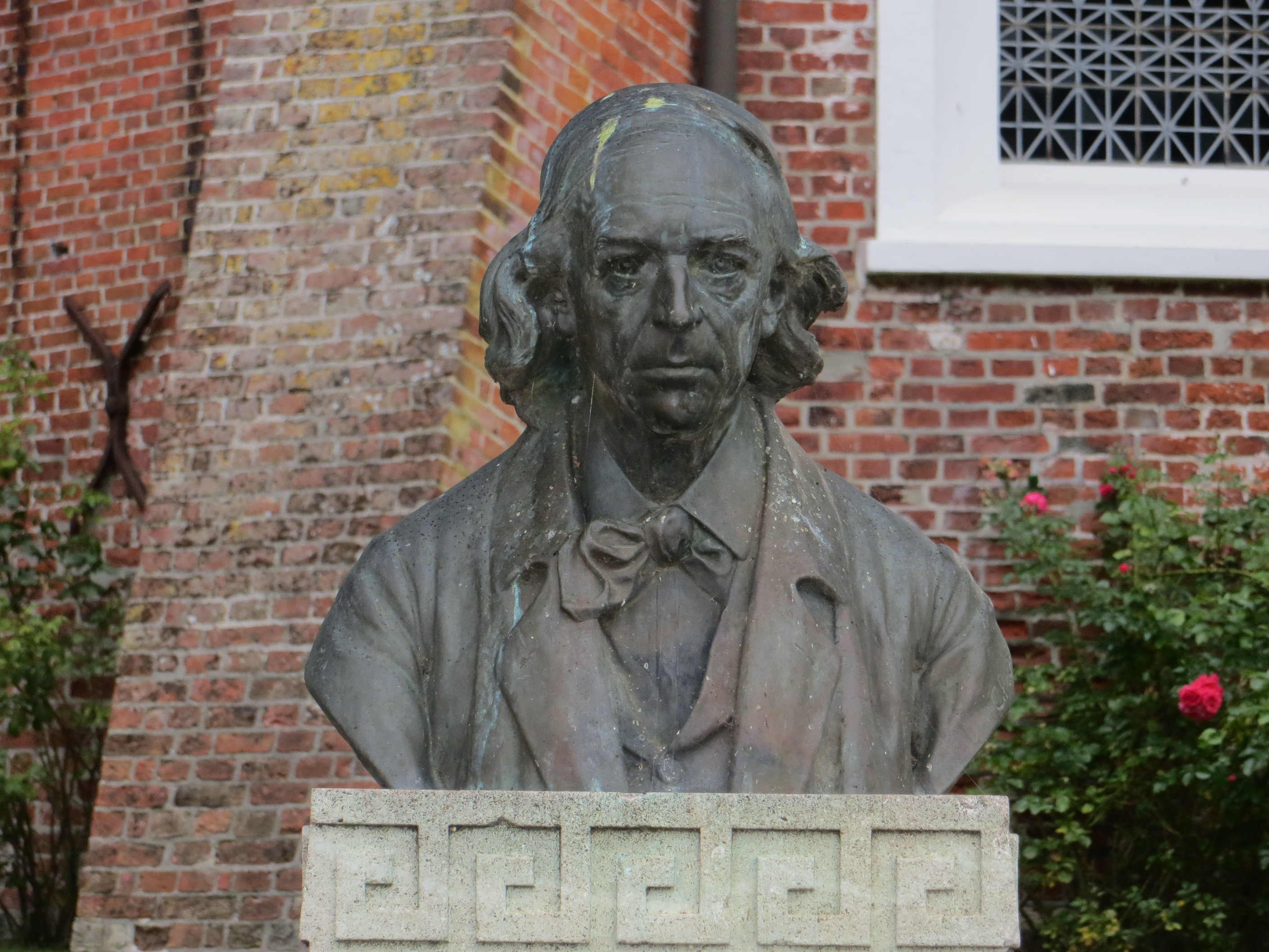B&uuml;ste von Theodor Mommsen, der 1817 in Garding geboren und 1902 mit dem 
	Nobelpreis f&uuml;r Literatur geehrt wurde.